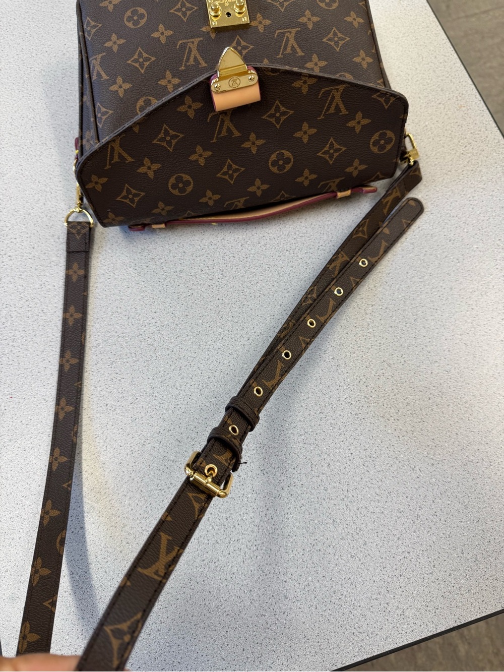 Purse - Picture 7 of 11